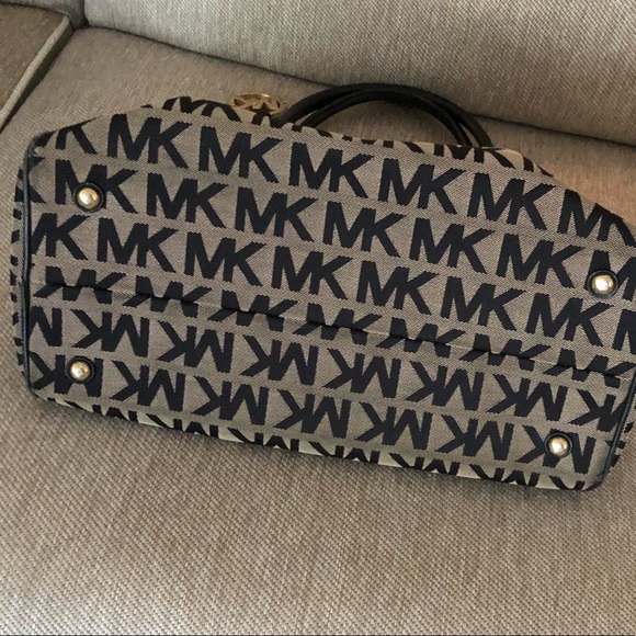Michael Kors cloth satchel handbag signature logo - Picture 6 of 10